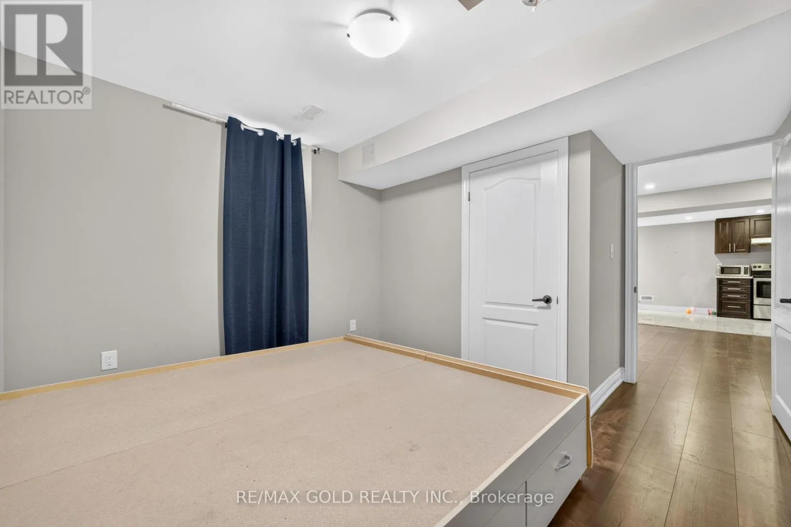 19 BRIARDALE ROAD