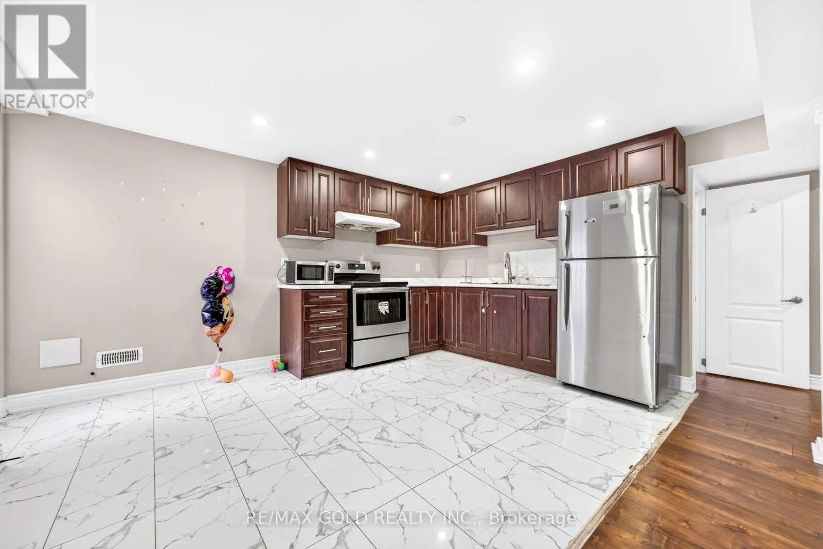 19 BRIARDALE ROAD