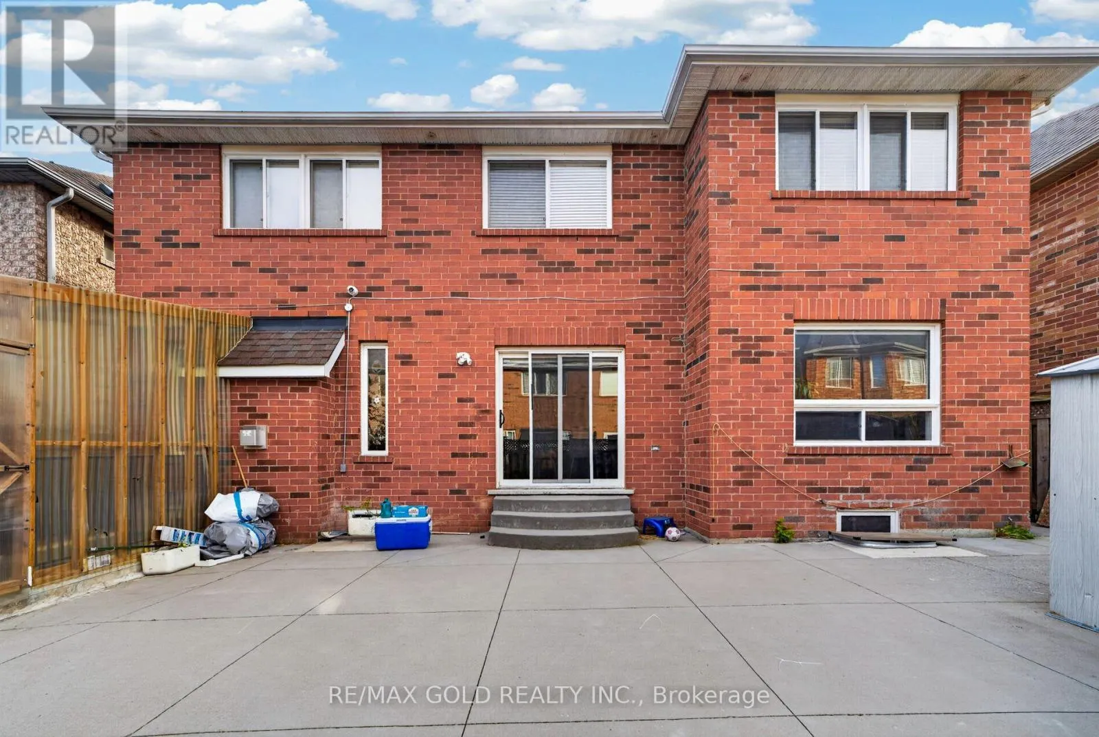 19 BRIARDALE ROAD