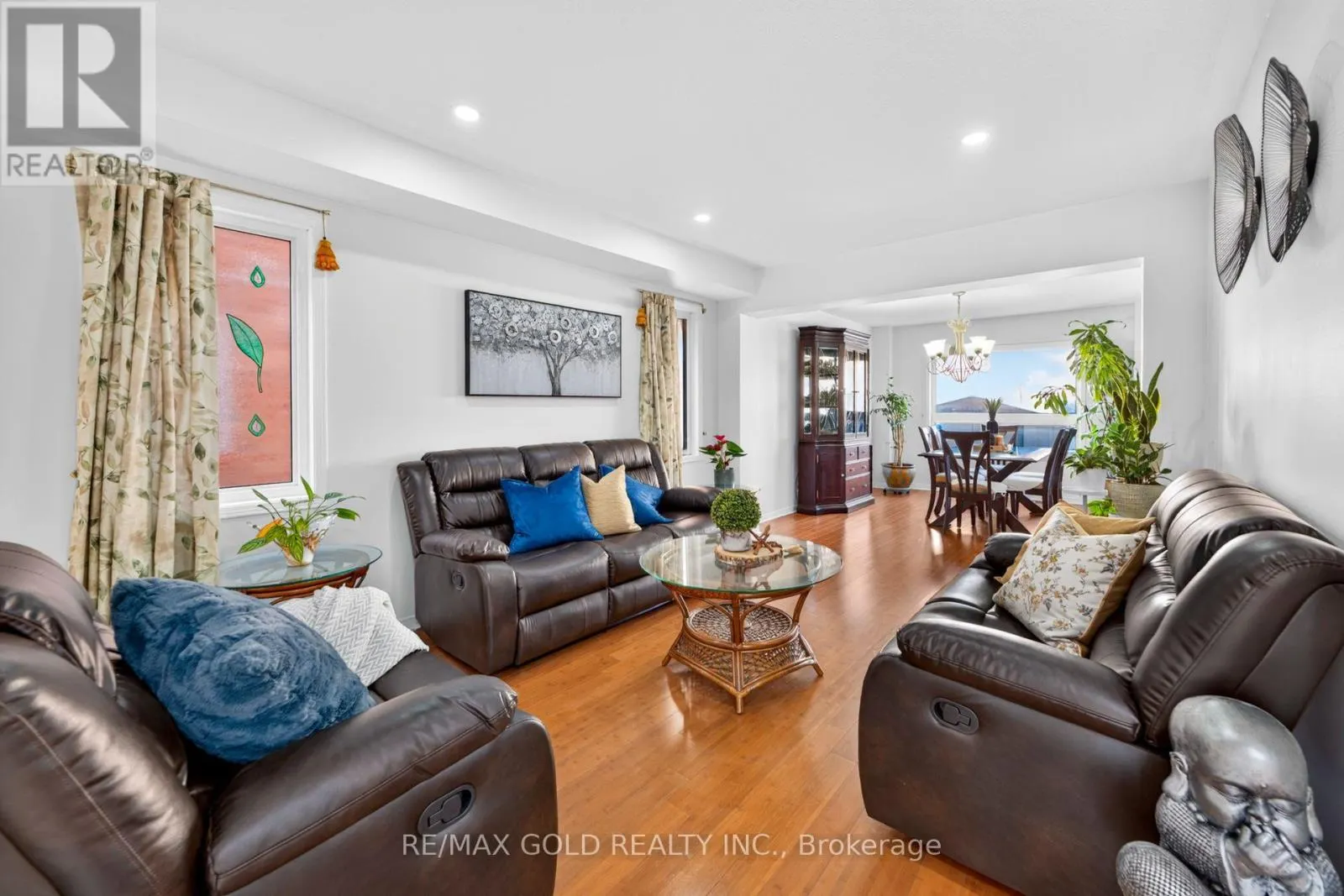 19 BRIARDALE ROAD