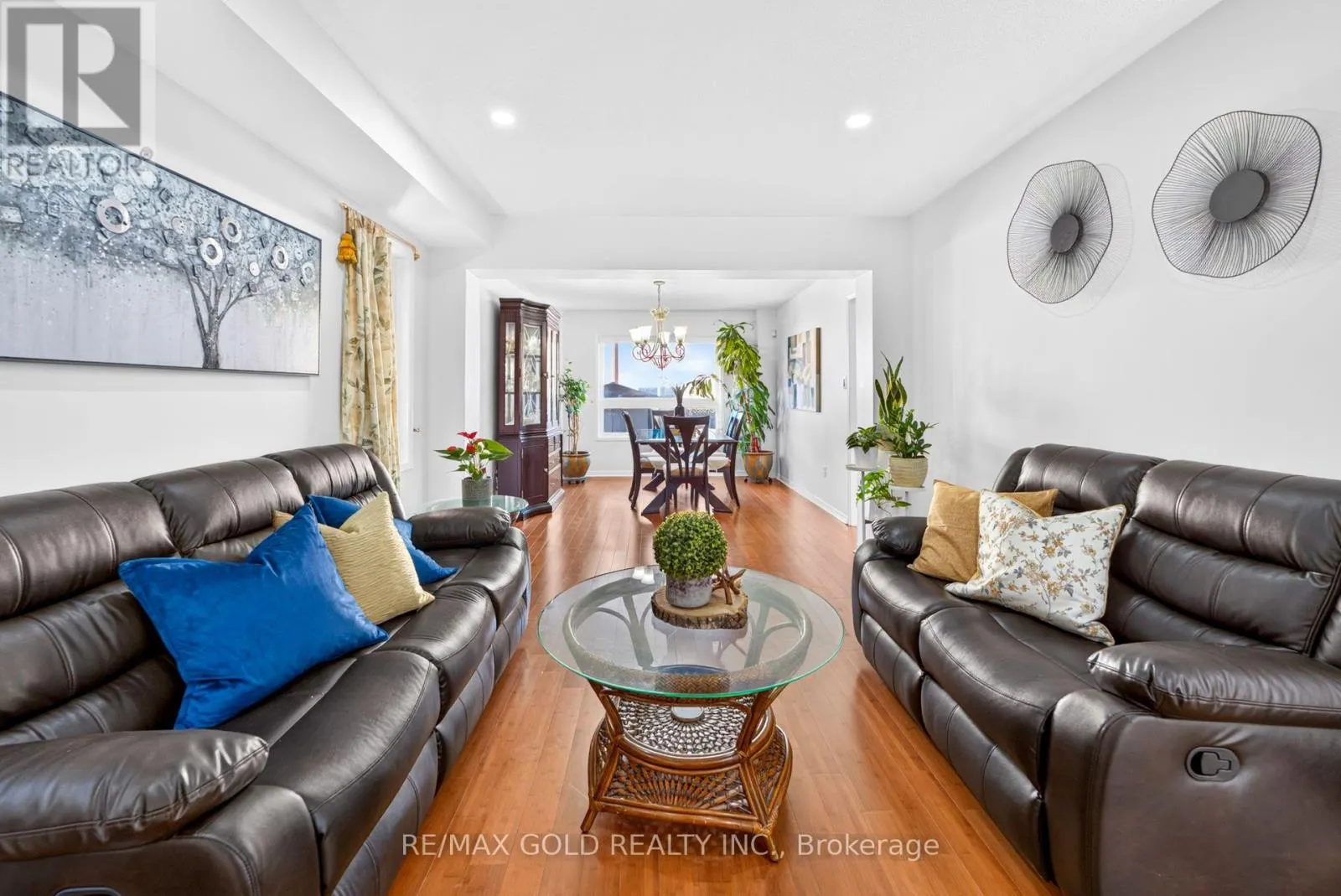 19 BRIARDALE ROAD