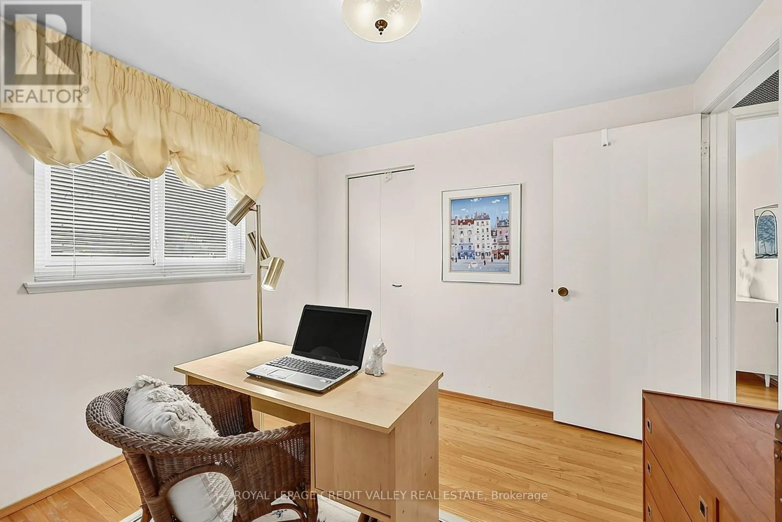 30 PARKVIEW PLACE