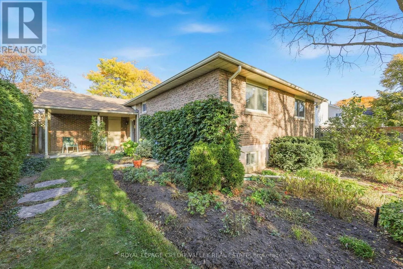 30 PARKVIEW PLACE