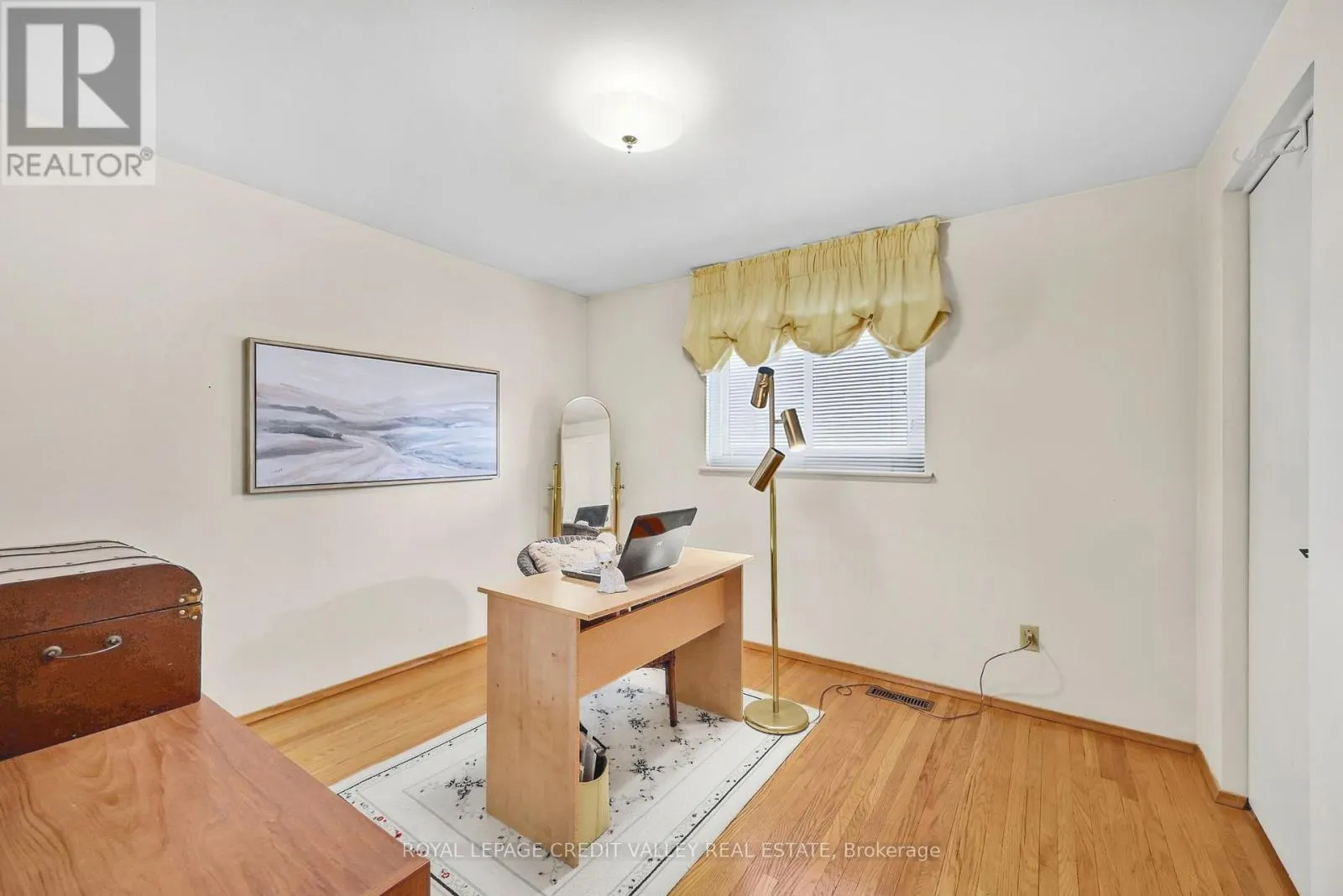 30 PARKVIEW PLACE