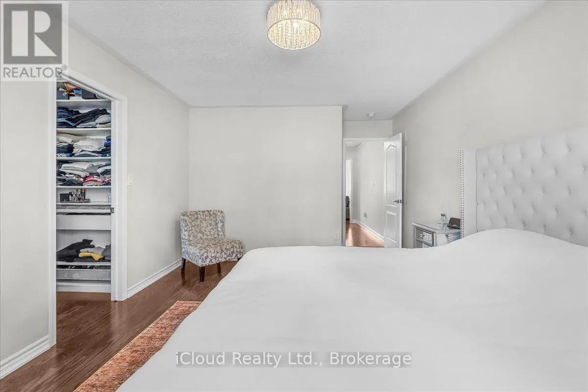 337 CEDAR HEDGE