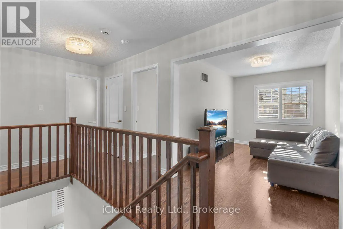 337 CEDAR HEDGE