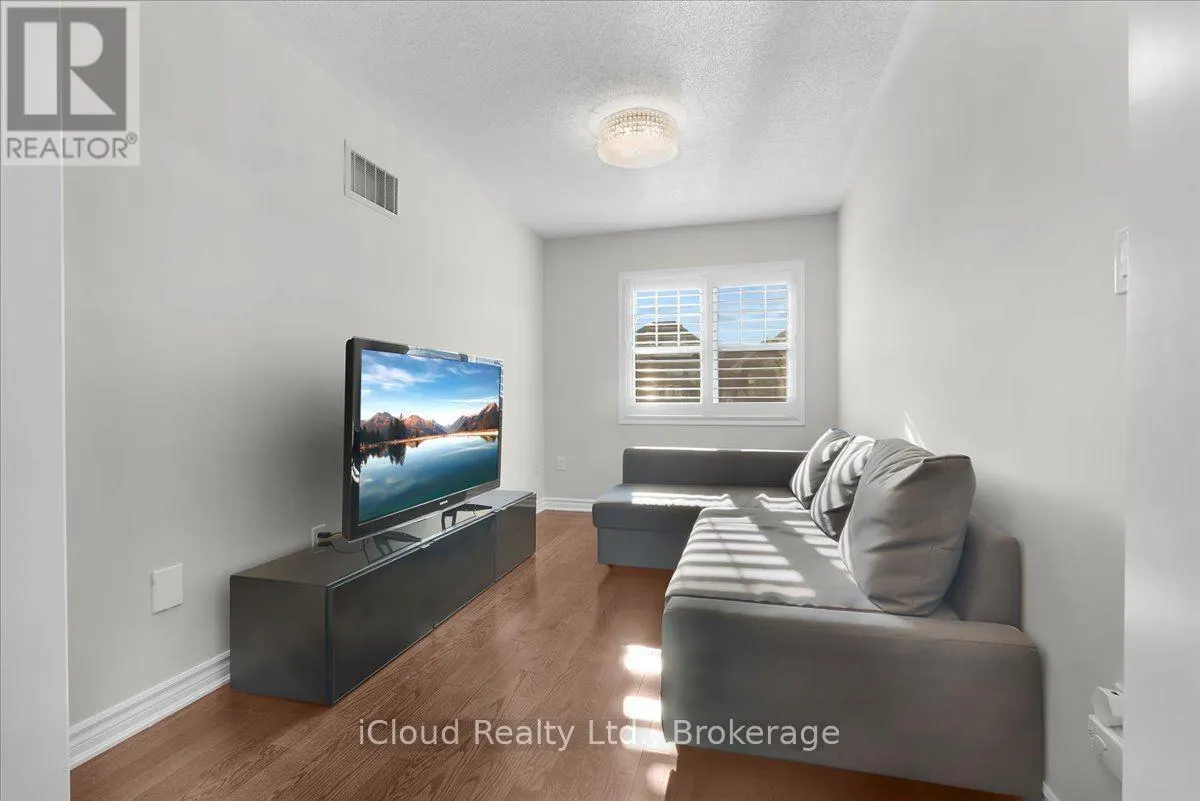 337 CEDAR HEDGE