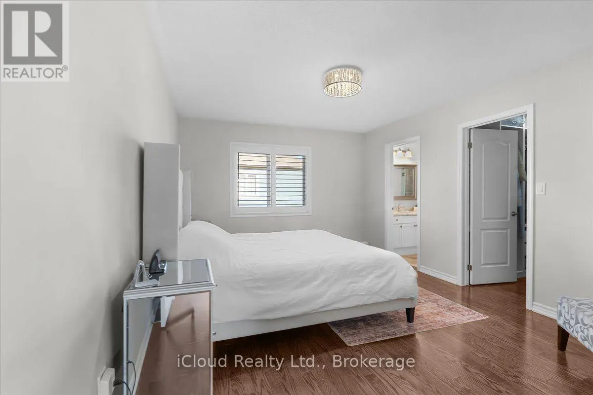 337 CEDAR HEDGE