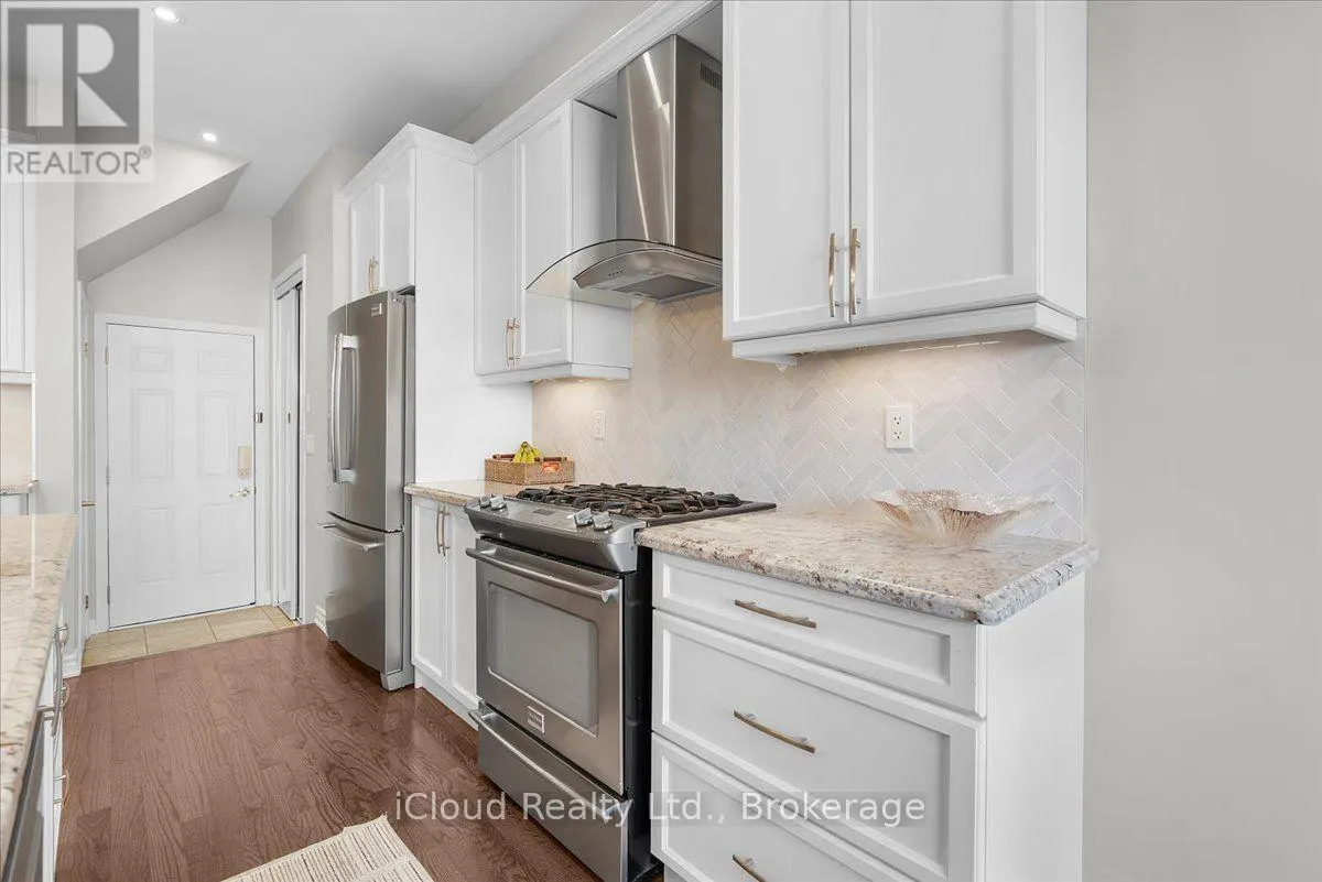 337 CEDAR HEDGE