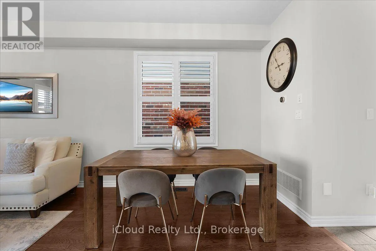 337 CEDAR HEDGE