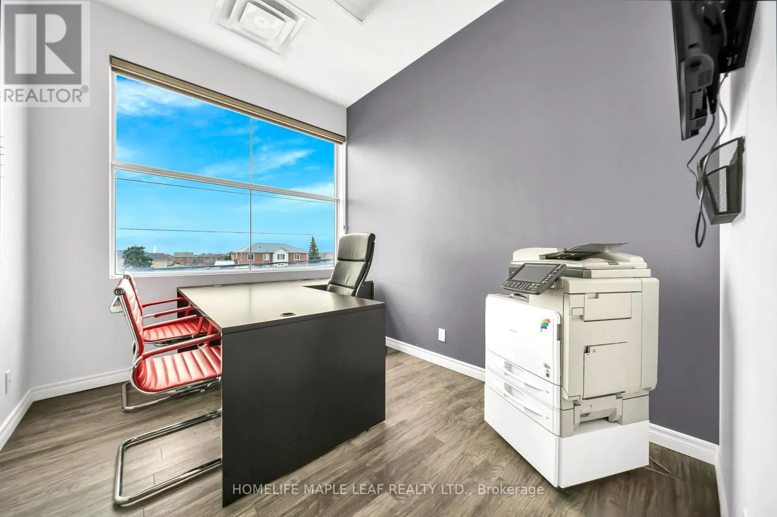 214 - 5 BRISDALE DRIVE