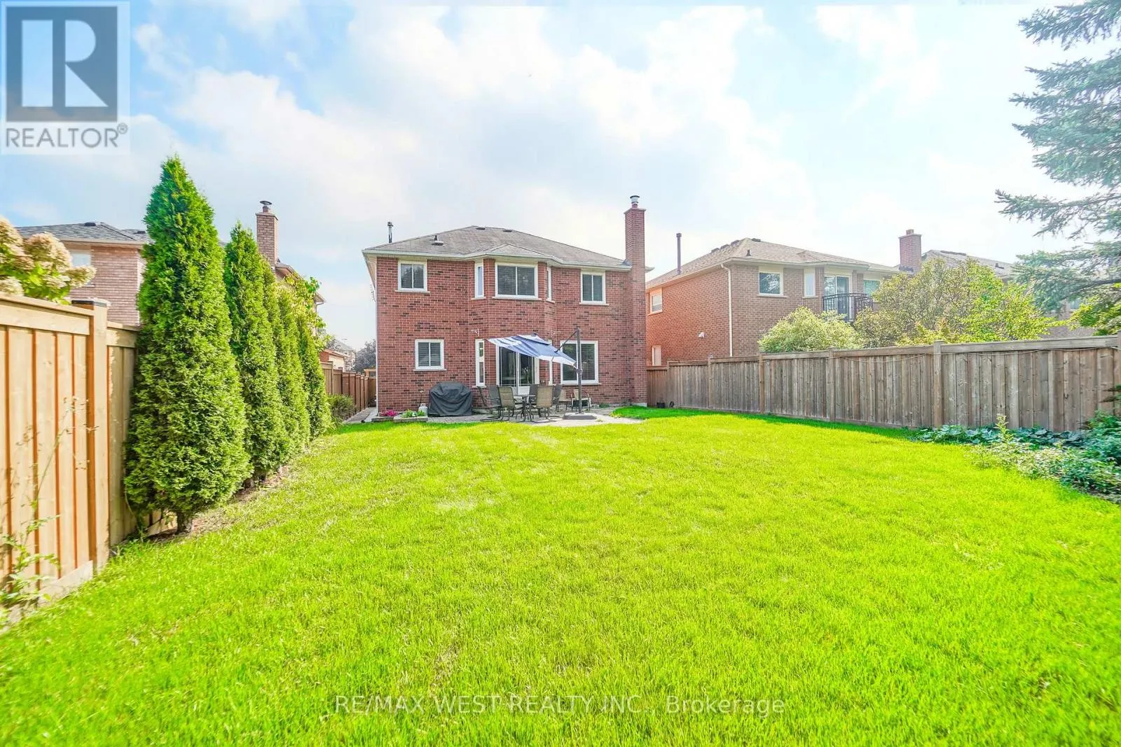24 ROYAL VALLEY DRIVE
