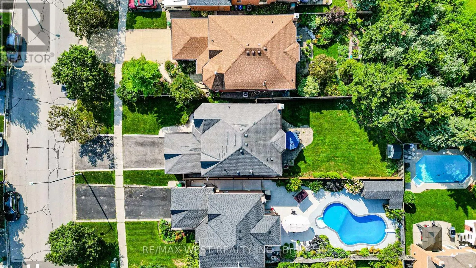 24 ROYAL VALLEY DRIVE