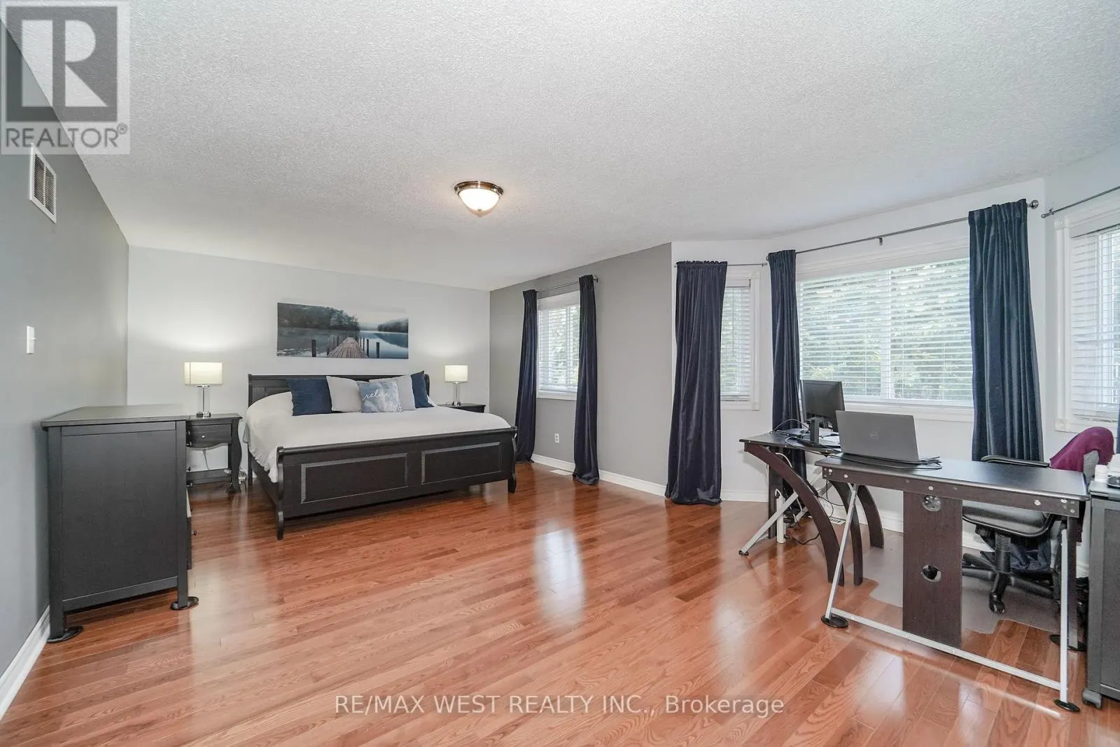 24 ROYAL VALLEY DRIVE