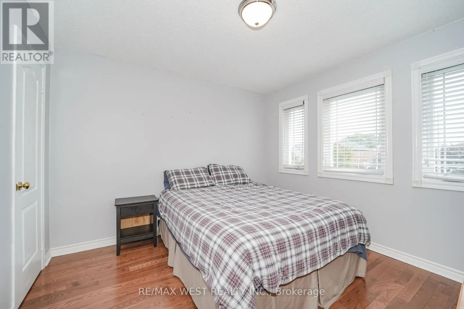 24 ROYAL VALLEY DRIVE
