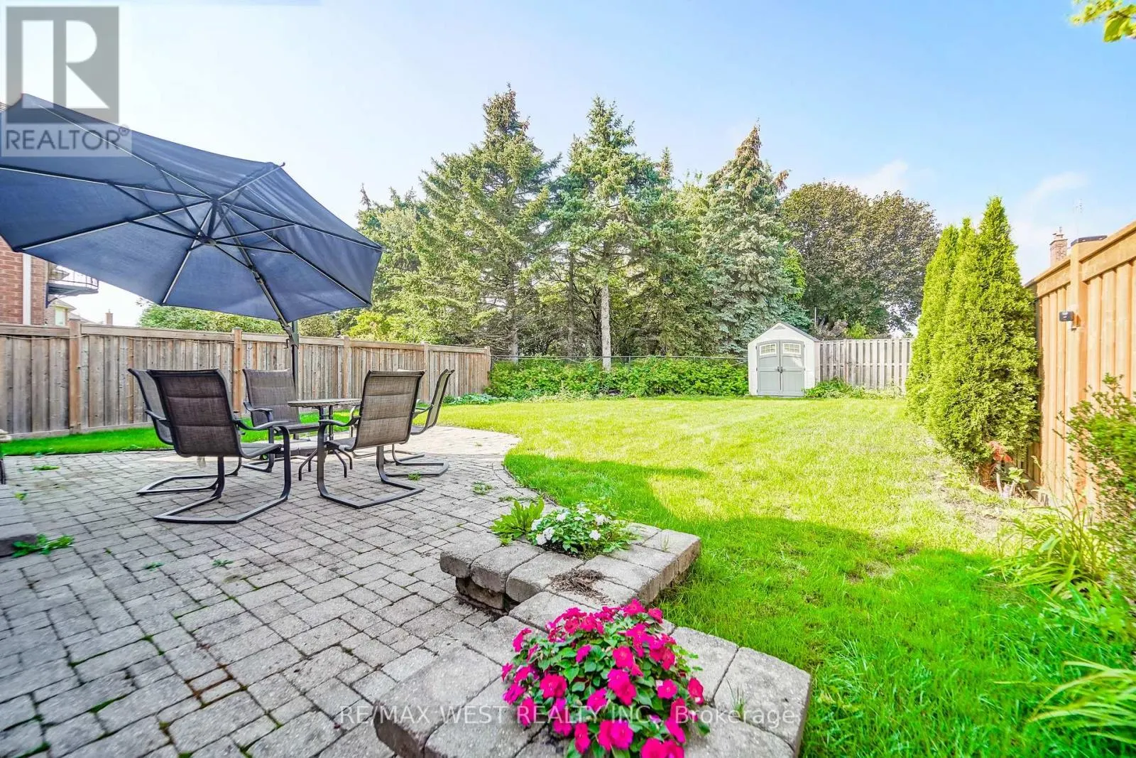 24 ROYAL VALLEY DRIVE