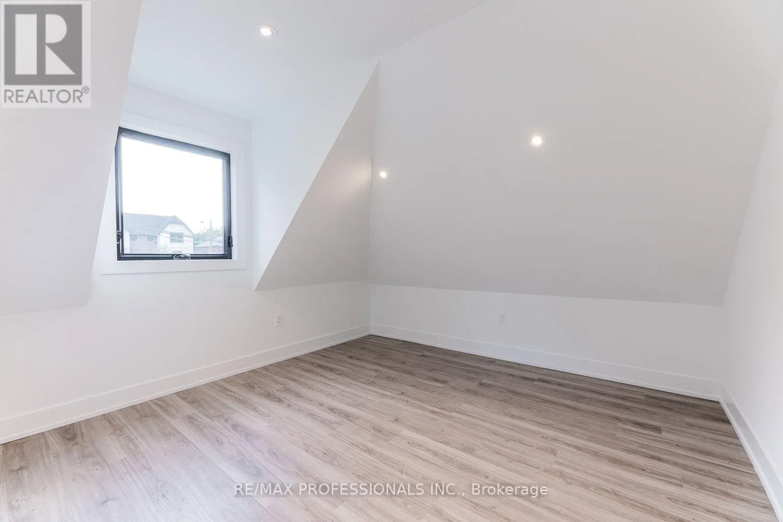 GRDNSUITE - 38 THIRTY THIRD STREET