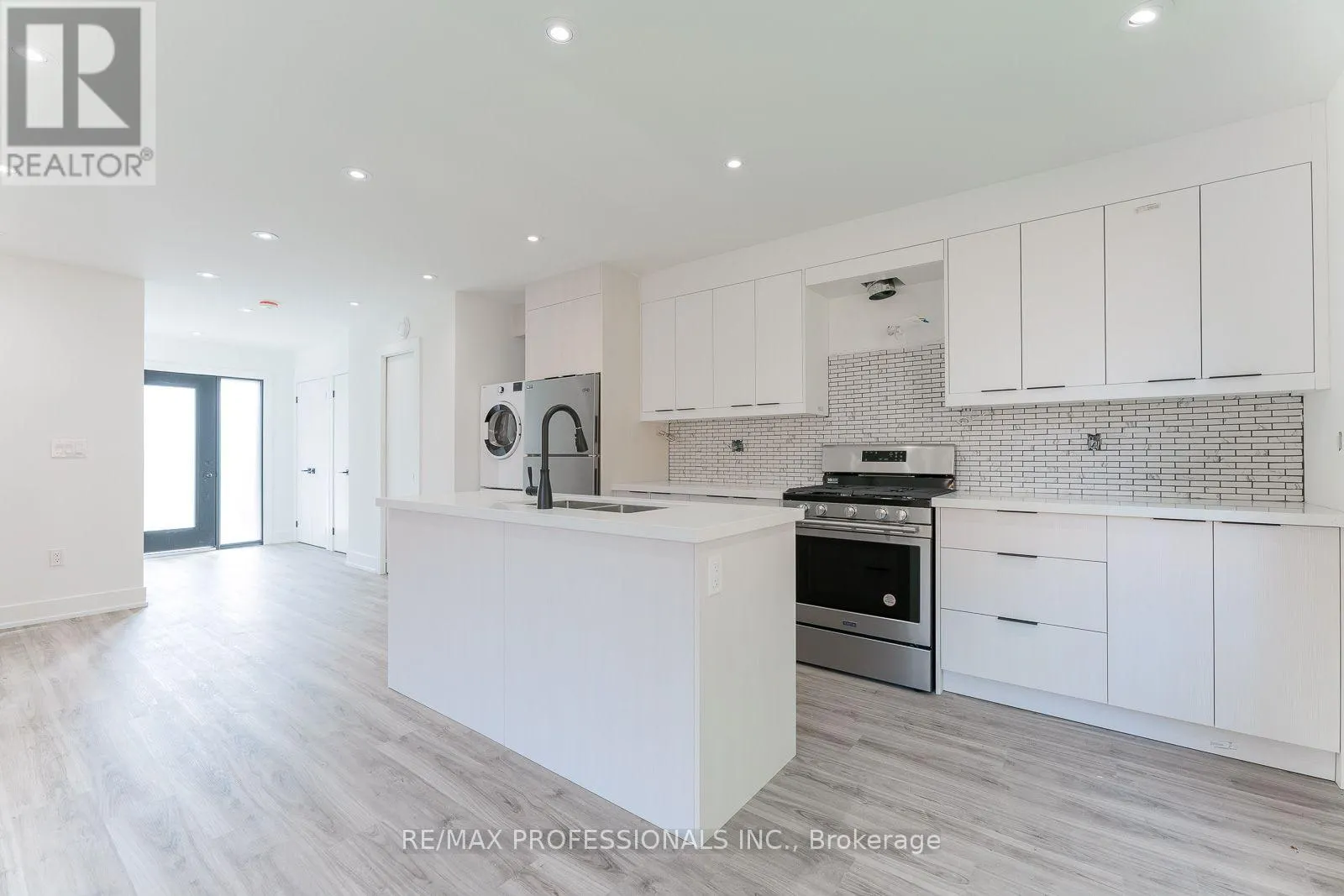 GRDNSUITE - 38 THIRTY THIRD STREET