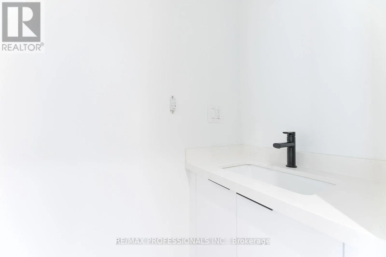 GRDNSUITE - 38 THIRTY THIRD STREET
