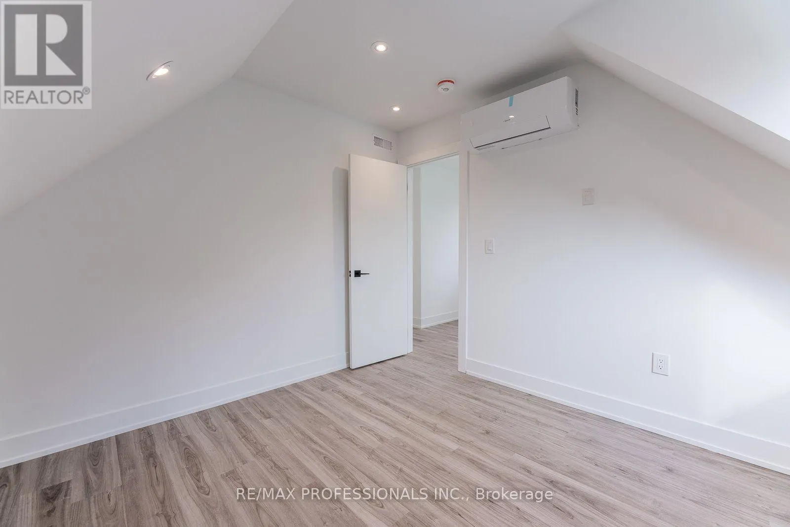 GRDNSUITE - 38 THIRTY THIRD STREET