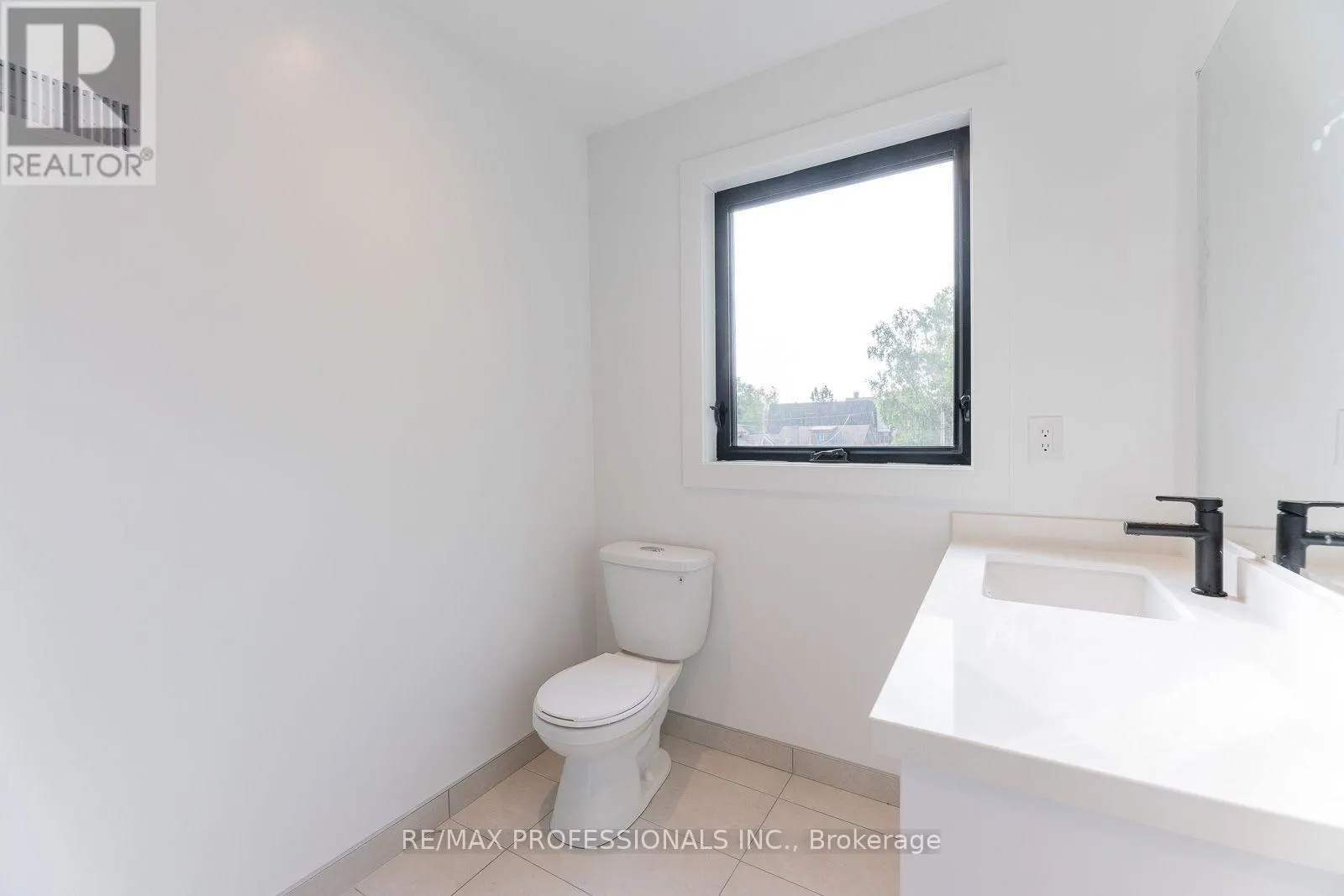 GRDNSUITE - 38 THIRTY THIRD STREET
