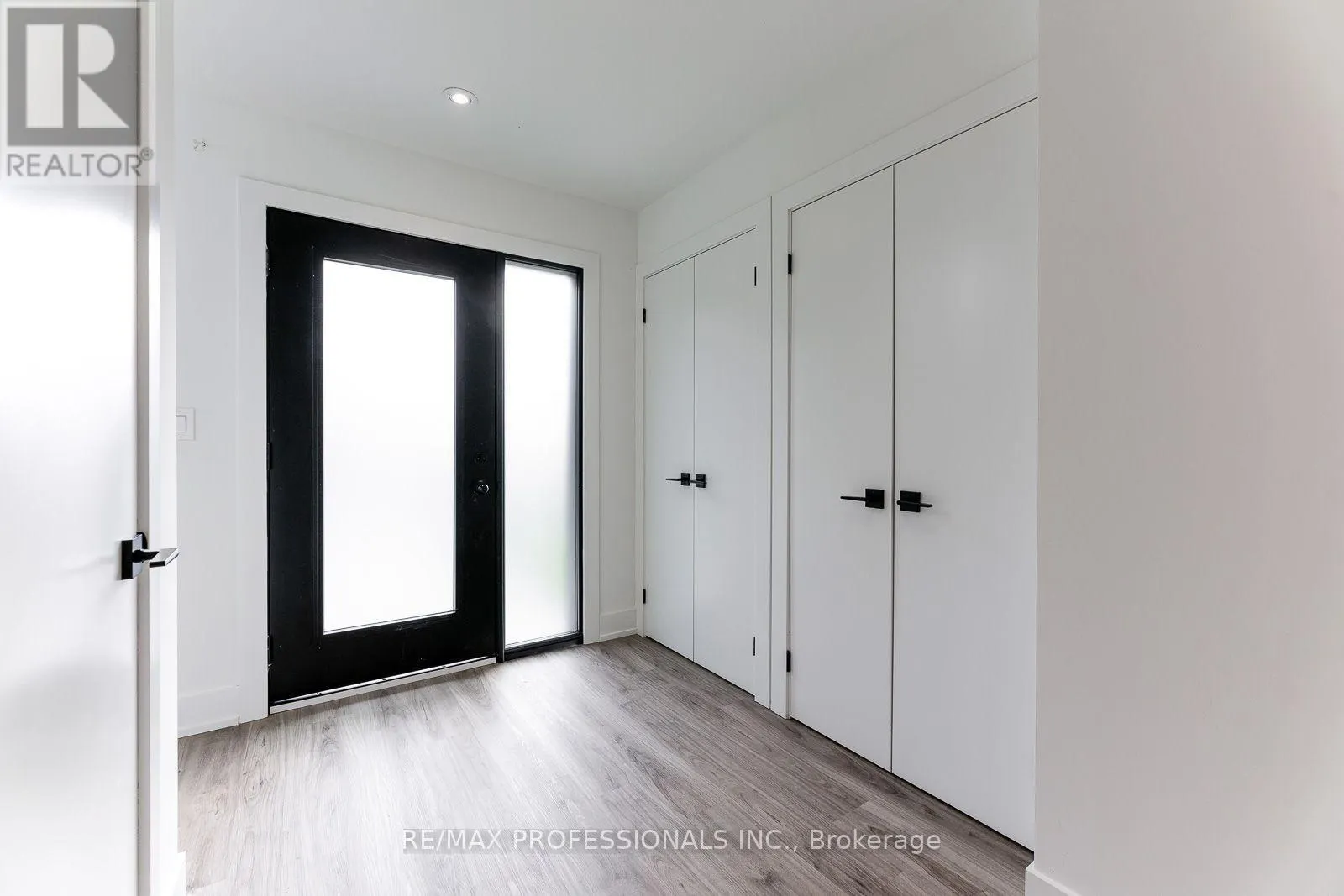 GRDNSUITE - 38 THIRTY THIRD STREET