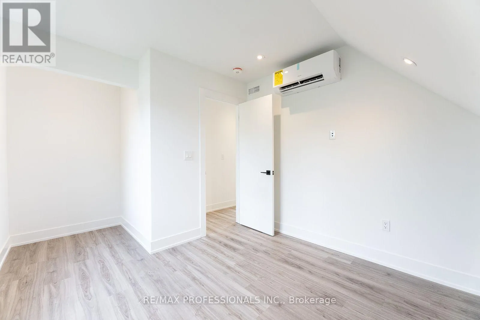 GRDNSUITE - 38 THIRTY THIRD STREET