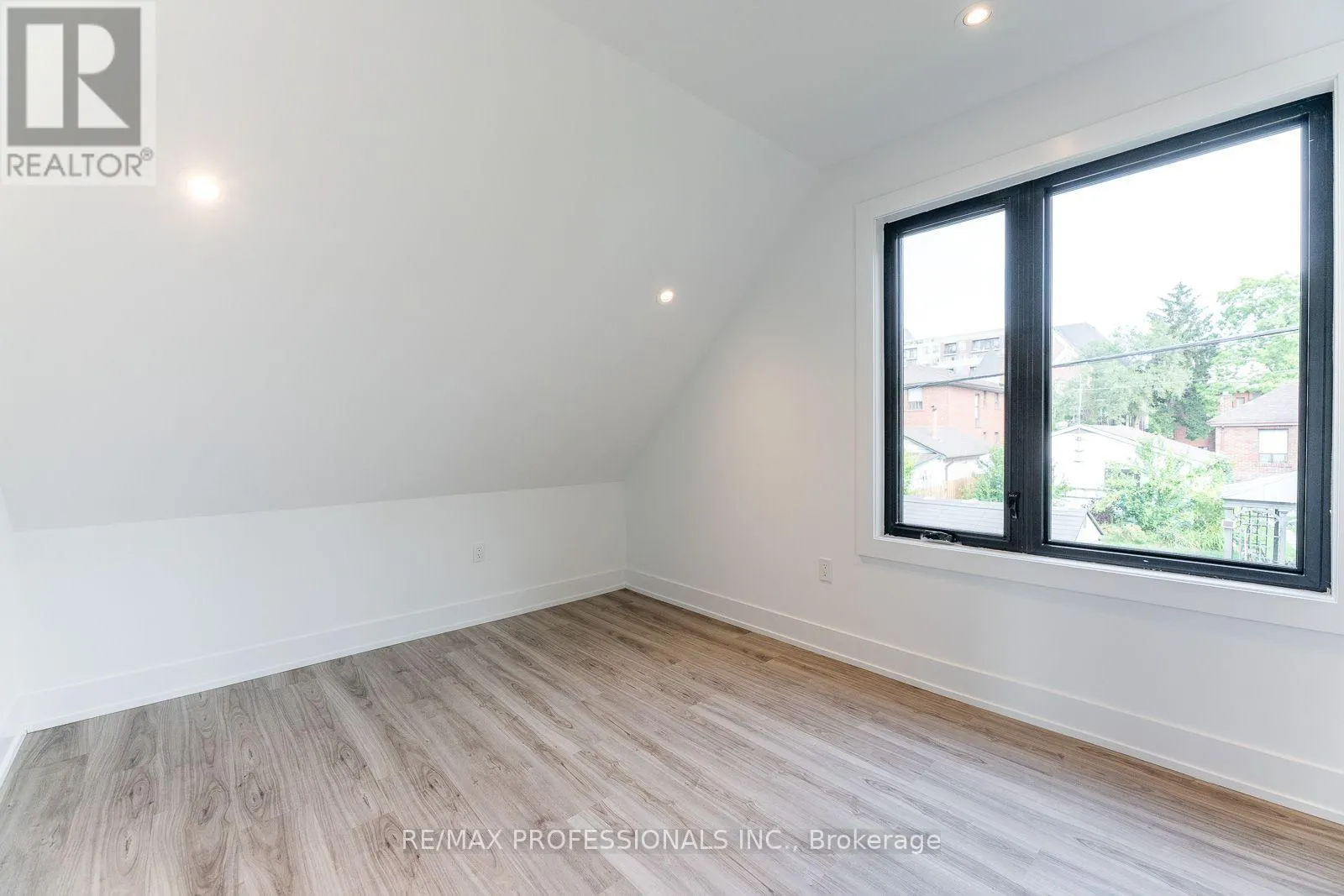 GRDNSUITE - 38 THIRTY THIRD STREET