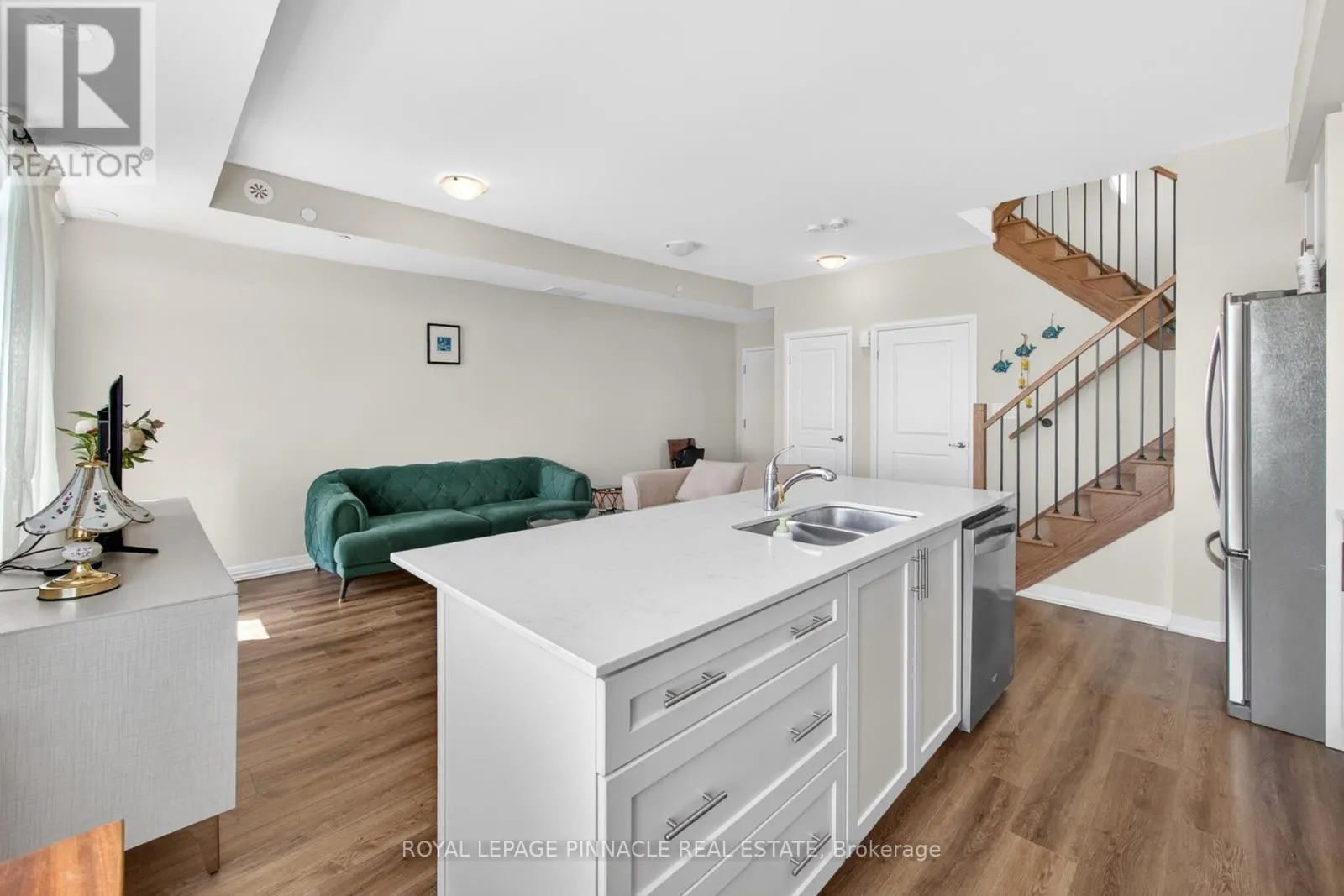 103 - 1585 ROSE WAY
