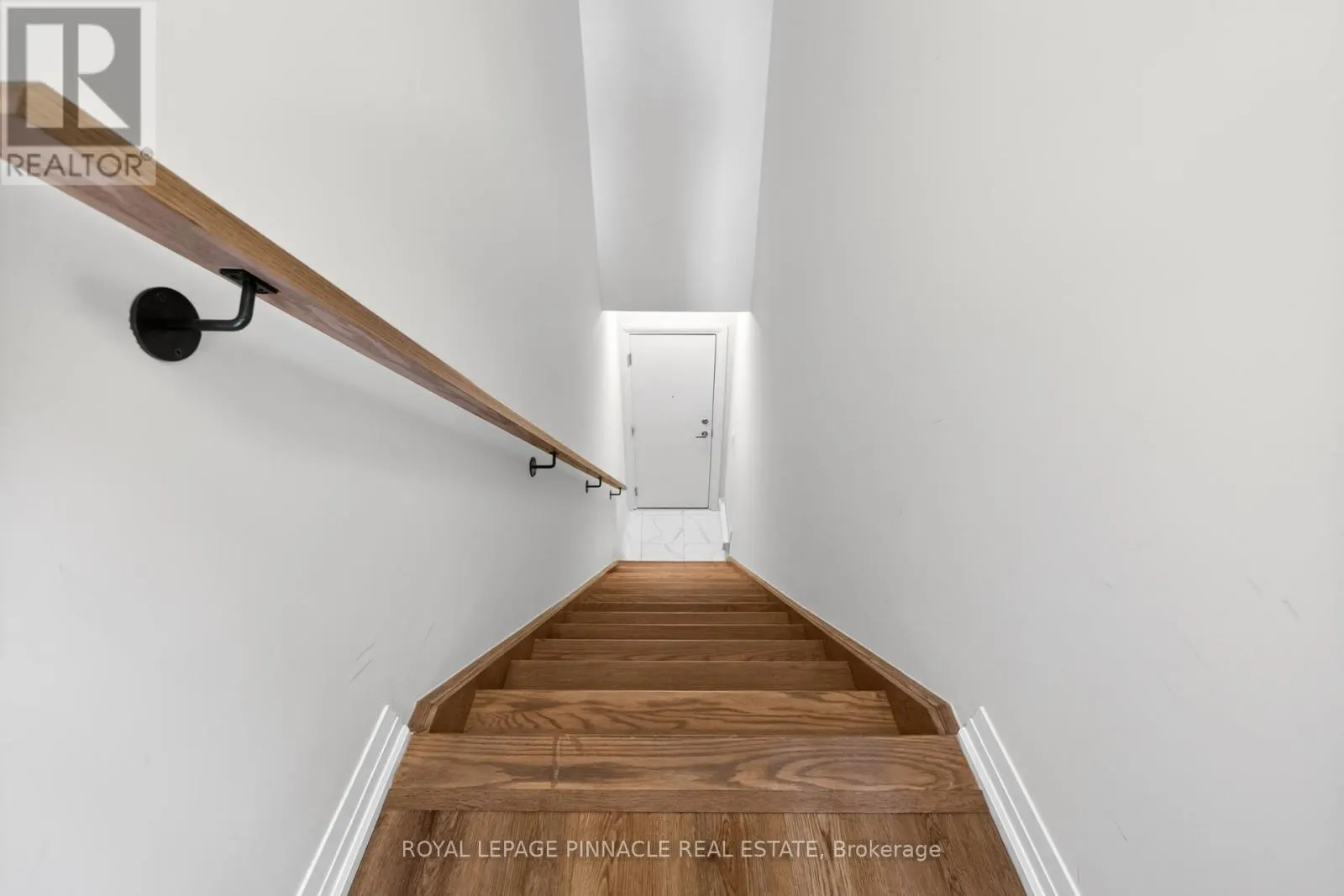 103 - 1585 ROSE WAY