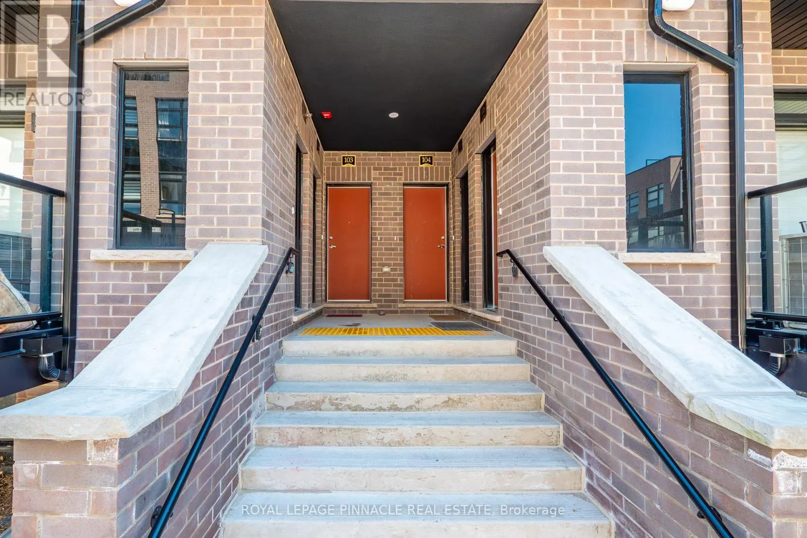 103 - 1585 ROSE WAY