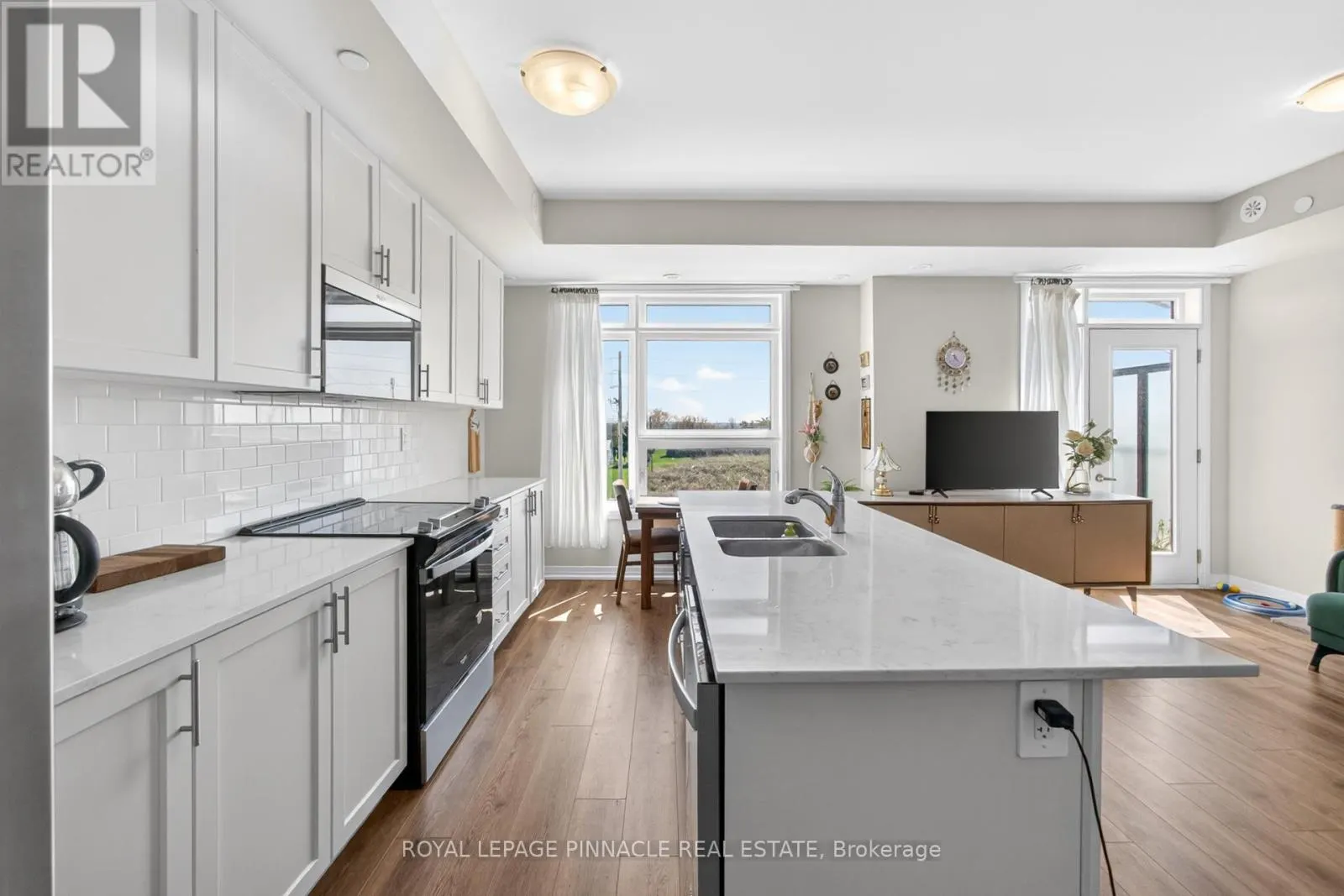 103 - 1585 ROSE WAY
