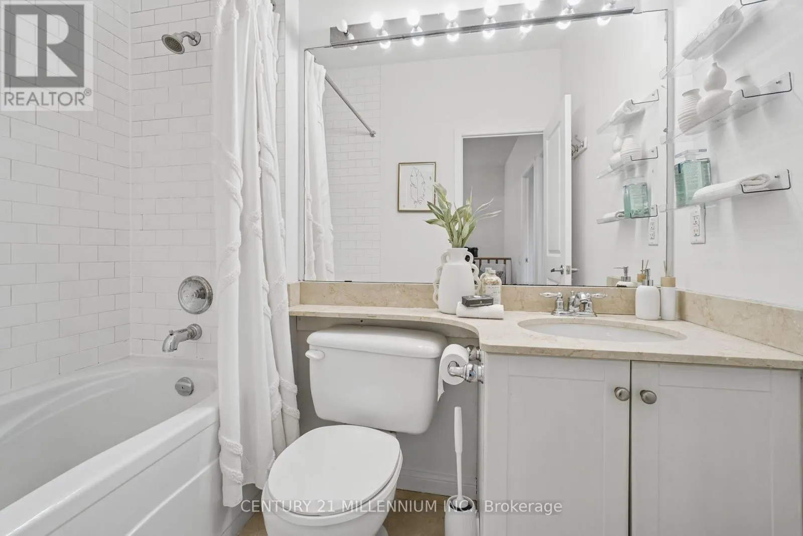 TH109 - 15 WINDERMERE AVENUE
