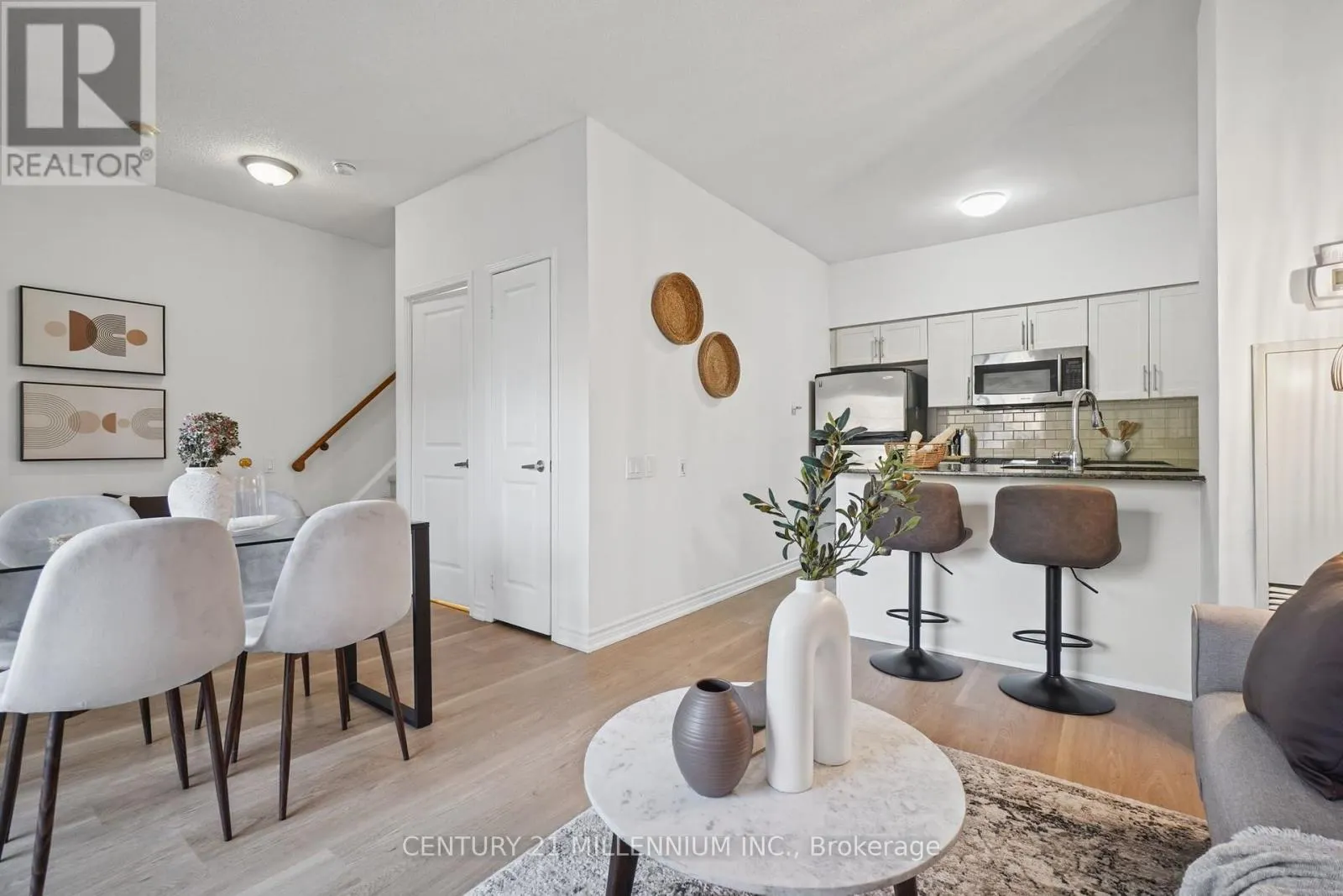 TH109 - 15 WINDERMERE AVENUE