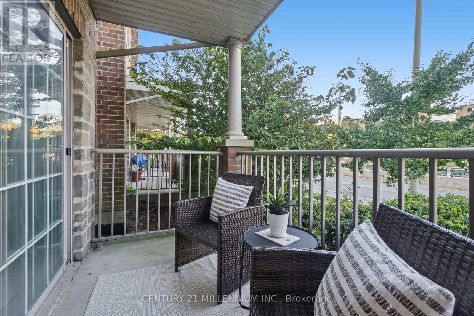 TH109 - 15 WINDERMERE AVENUE