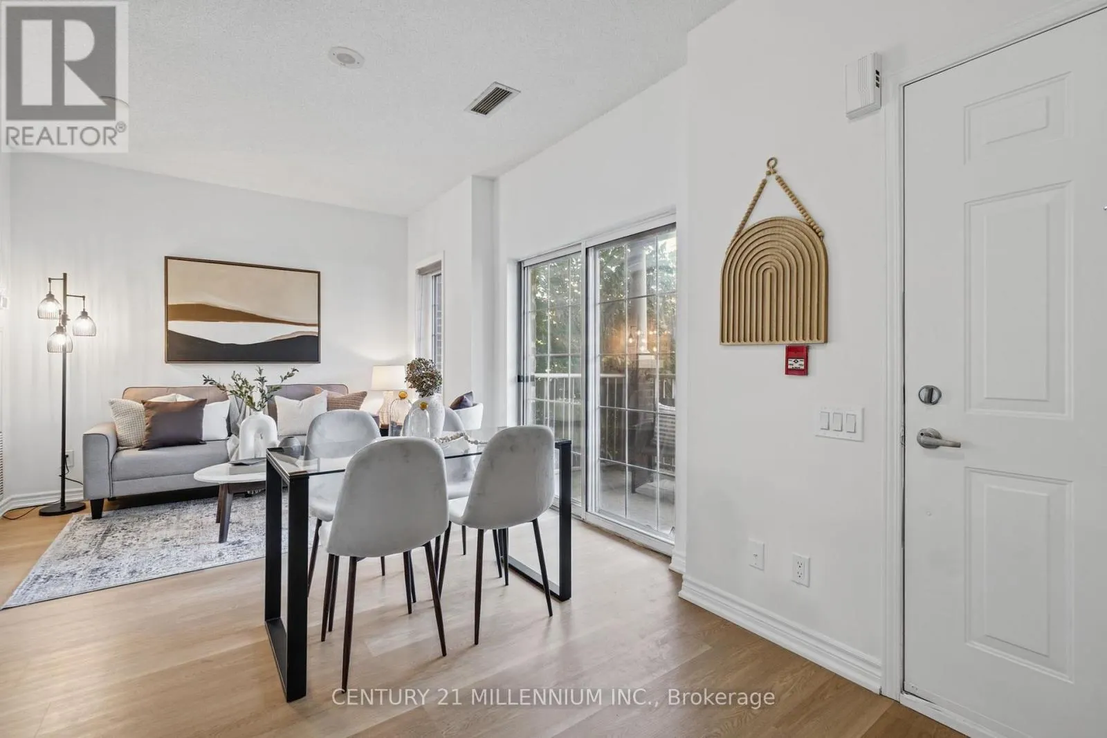 TH109 - 15 WINDERMERE AVENUE