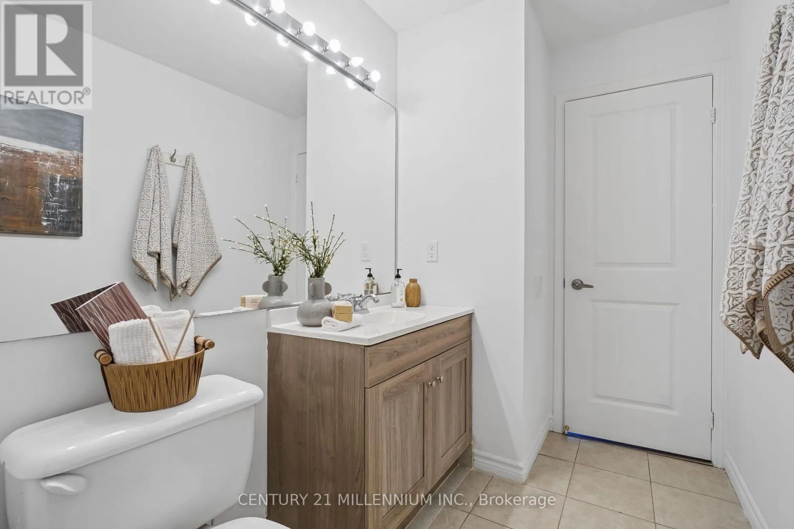 TH109 - 15 WINDERMERE AVENUE