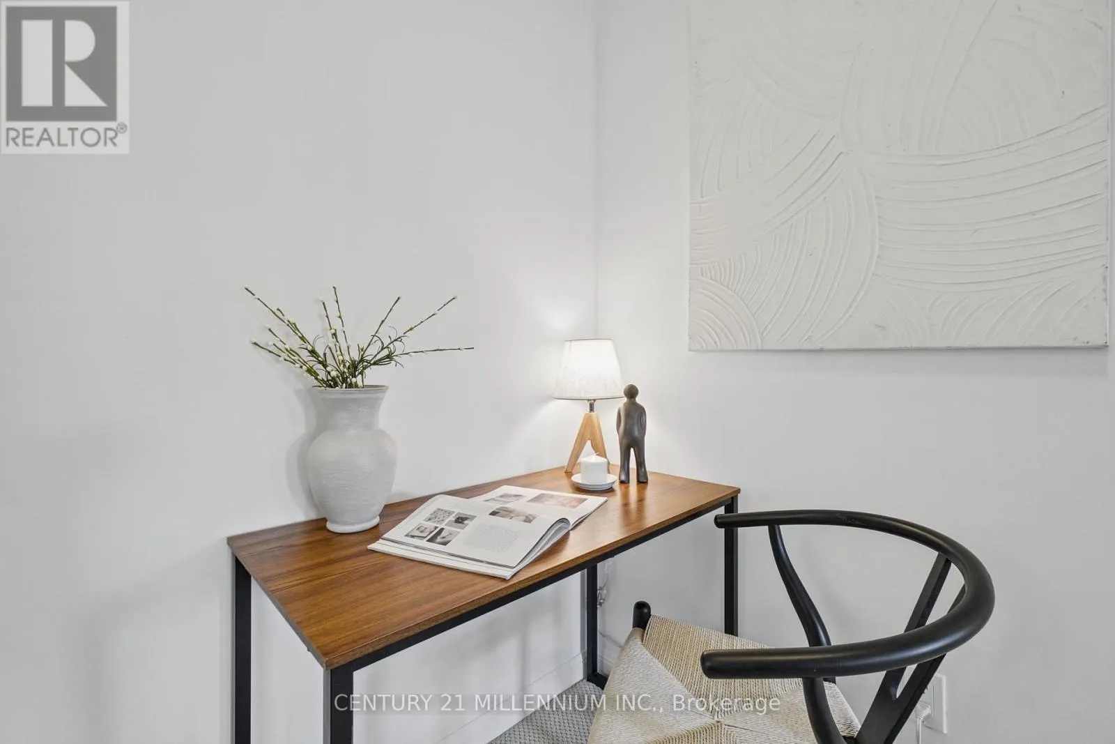 TH109 - 15 WINDERMERE AVENUE