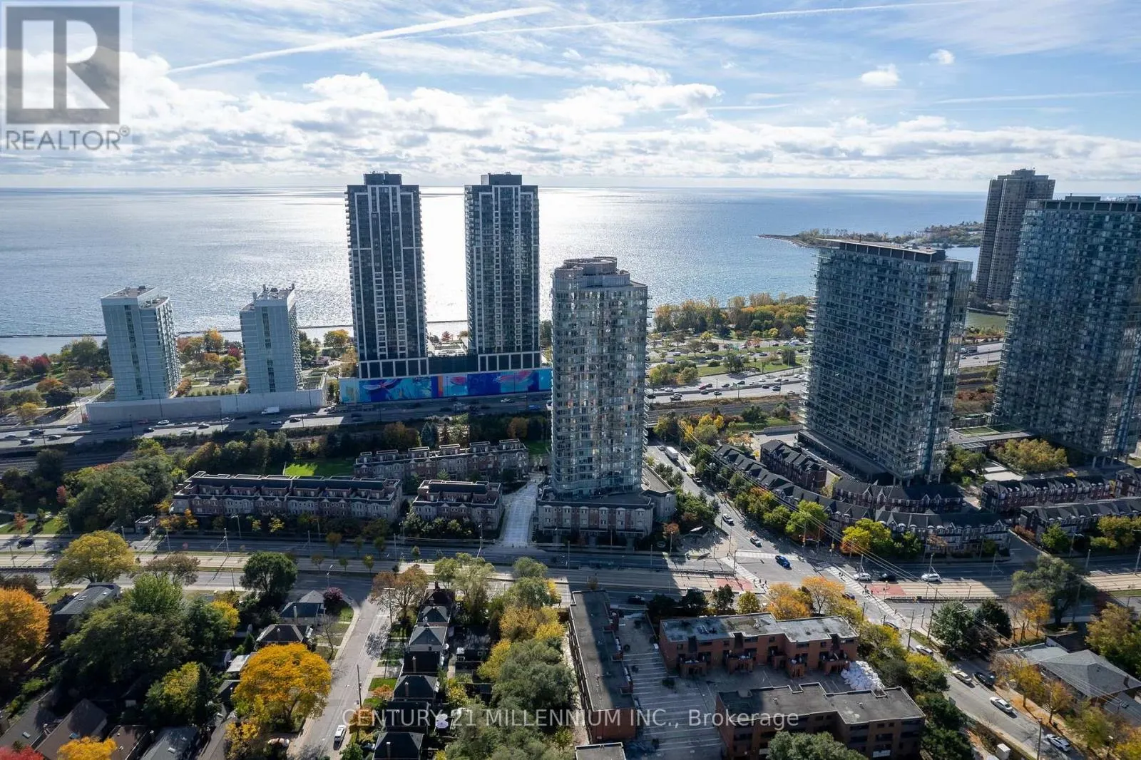 TH109 - 15 WINDERMERE AVENUE
