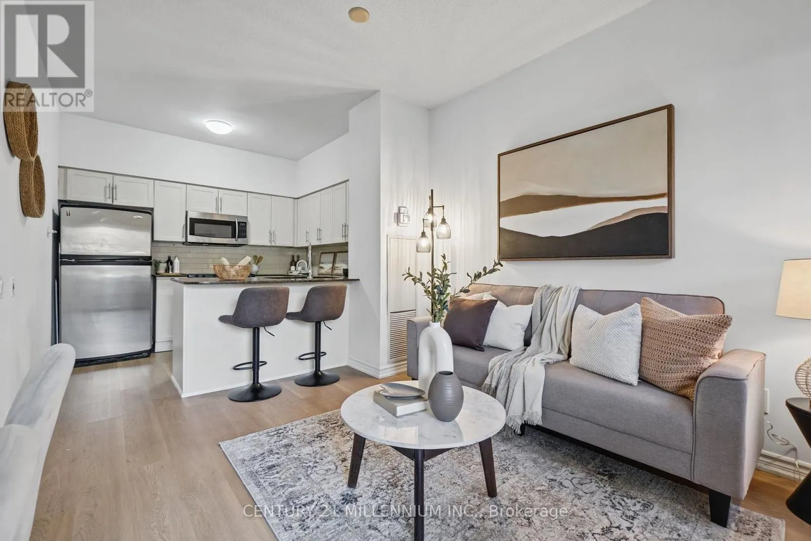 TH109 - 15 WINDERMERE AVENUE