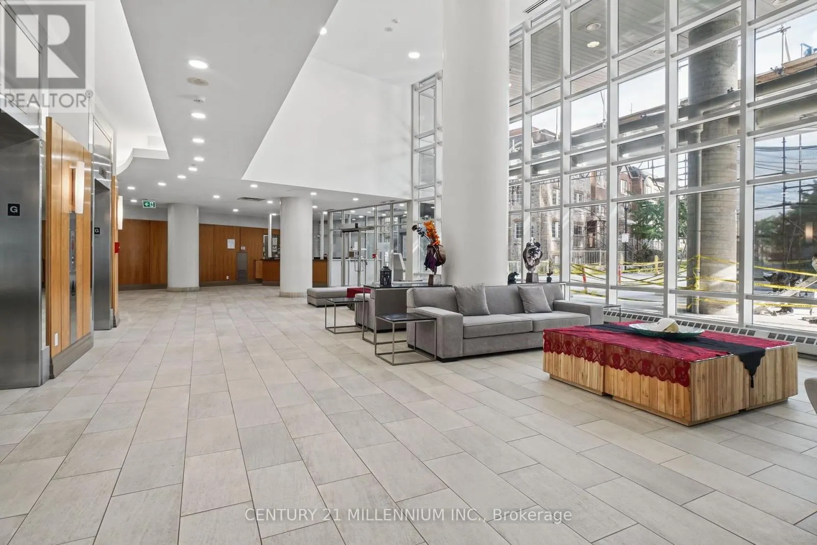 TH109 - 15 WINDERMERE AVENUE