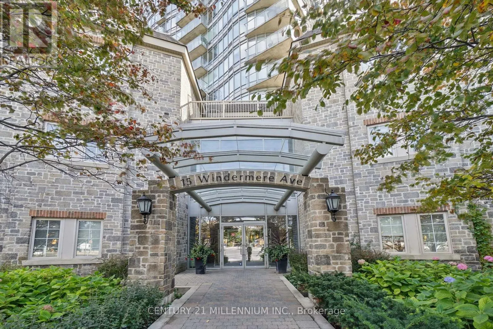 TH109 - 15 WINDERMERE AVENUE