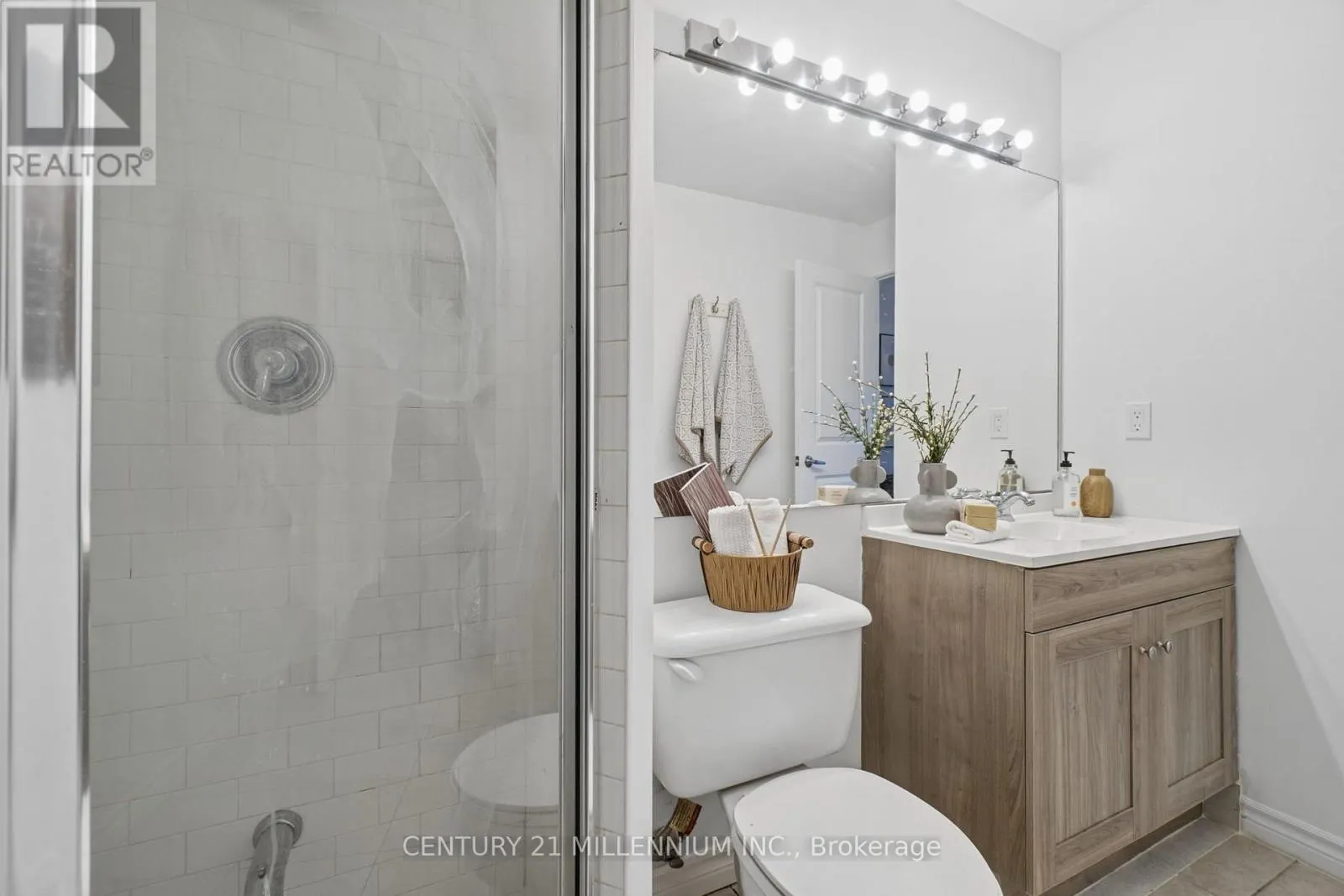 TH109 - 15 WINDERMERE AVENUE