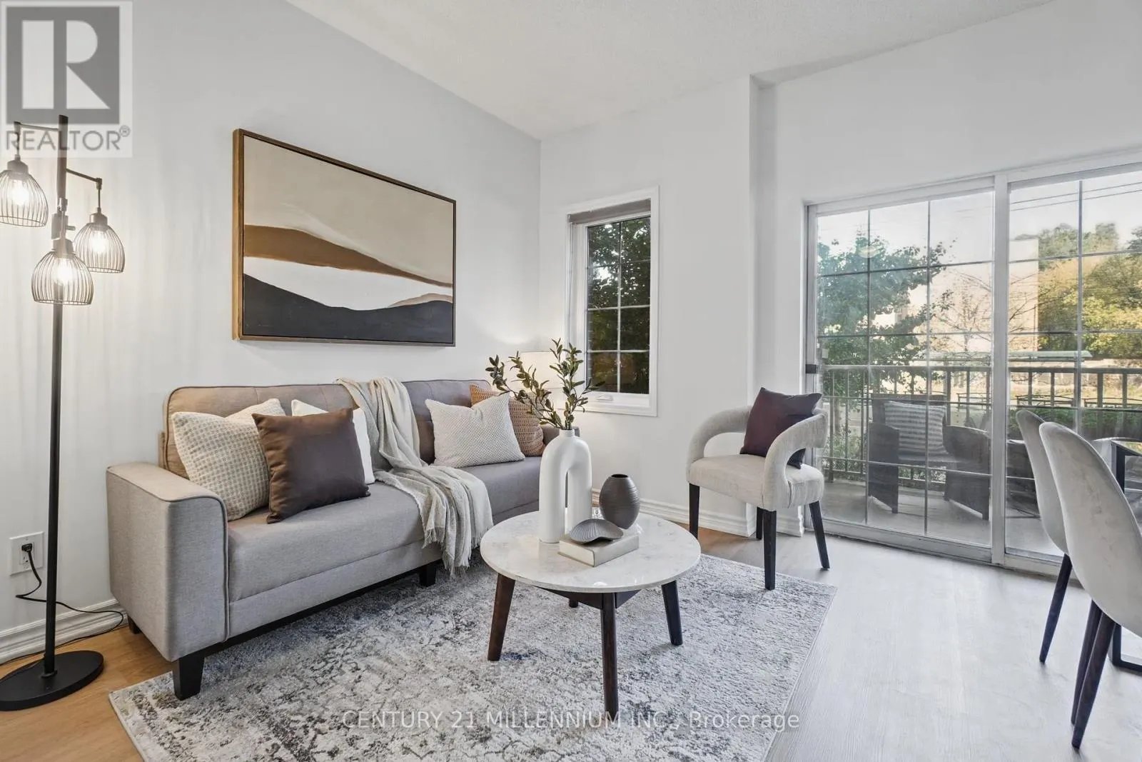 TH109 - 15 WINDERMERE AVENUE