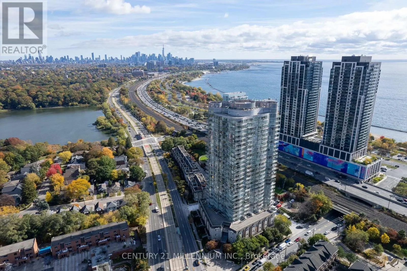 TH109 - 15 WINDERMERE AVENUE