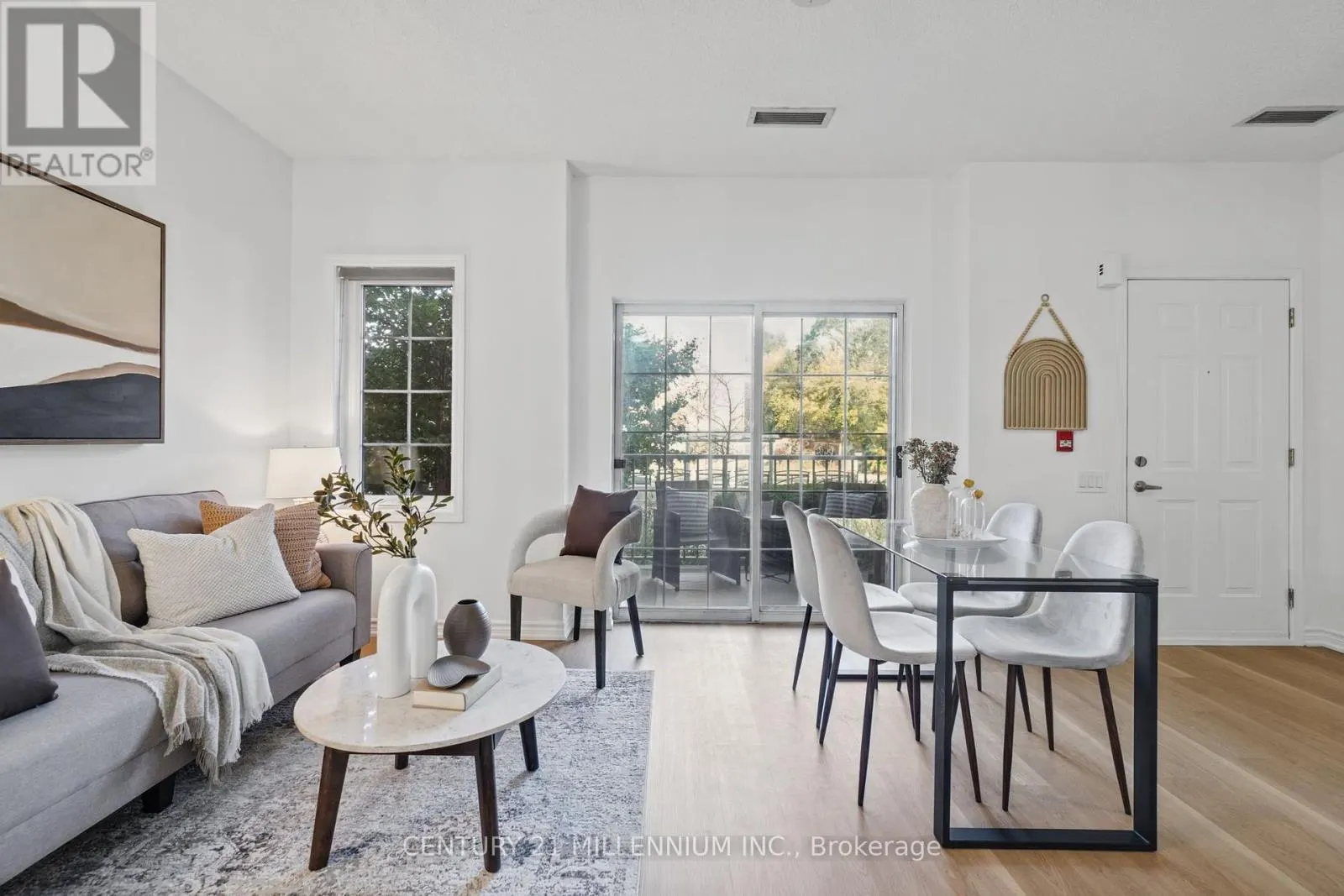 TH109 - 15 WINDERMERE AVENUE