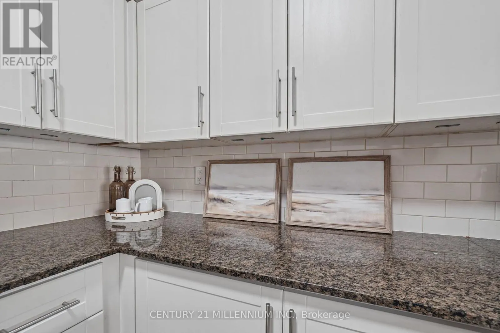 TH109 - 15 WINDERMERE AVENUE