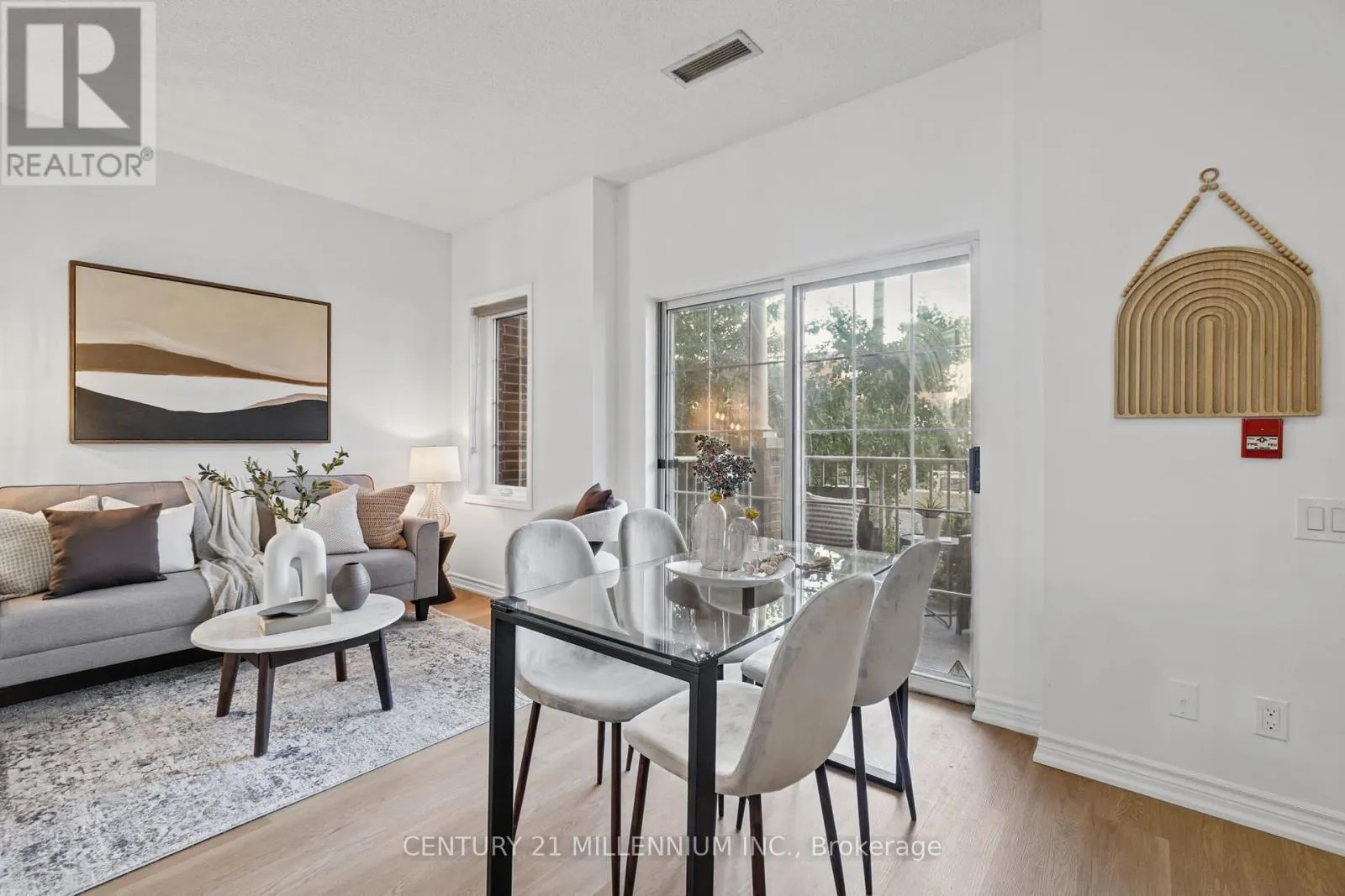 TH109 - 15 WINDERMERE AVENUE