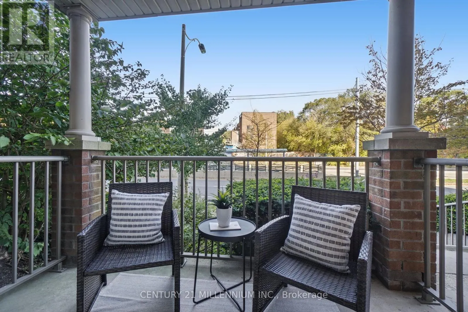 TH109 - 15 WINDERMERE AVENUE