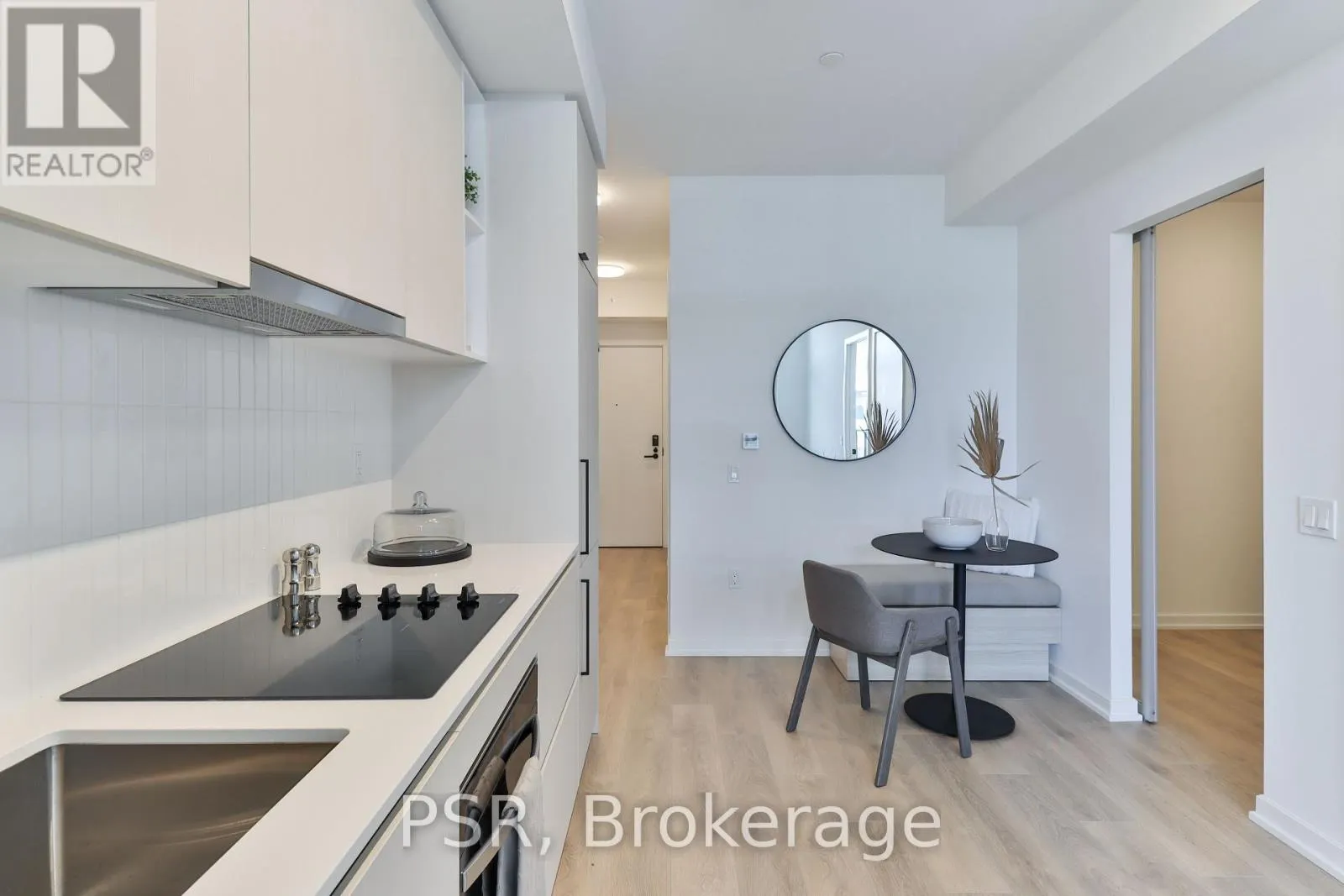 2305 - 10 GRAPHOPHONE GROVE
